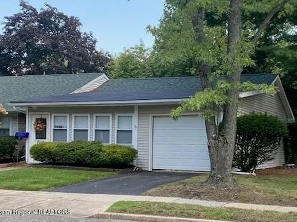 136B Sunflower Drive, Lakewood, NJ 08701