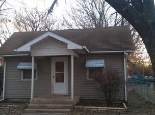 501 S Cherokee St, Girard, KS 66743