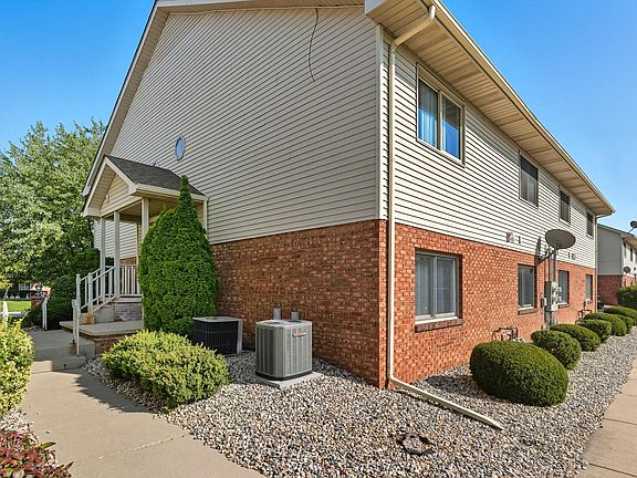 5th image of 9824 Parkway Dr