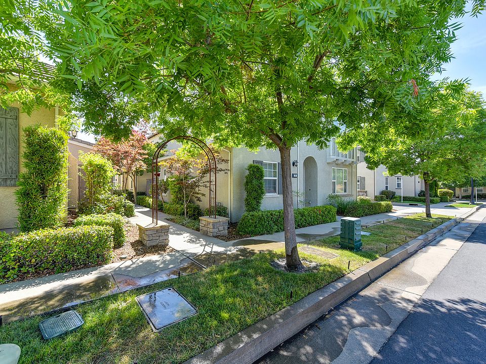 1st image of 138 Talmont Cir