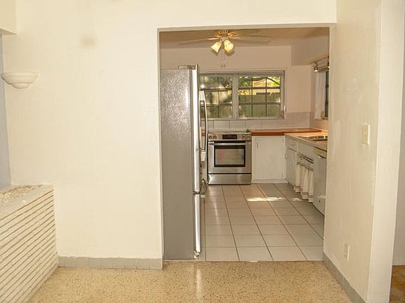 5th image of 2561 NE 22nd St