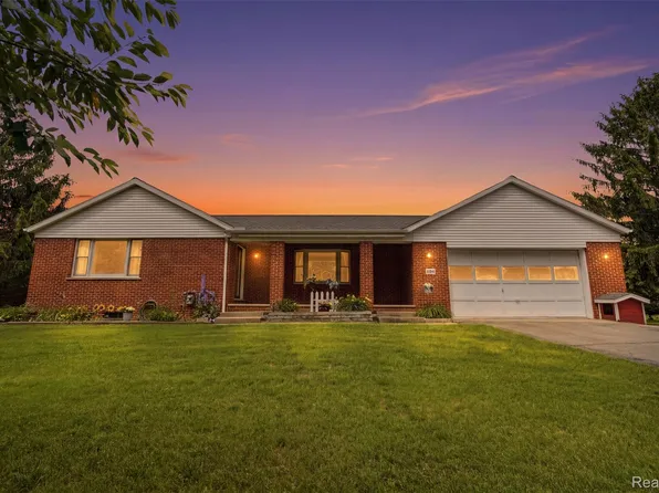 3843 Hooker Rd, Pinckney, MI 48169