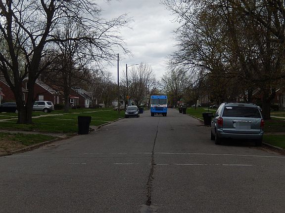 5th image of 19634 Hamburg St