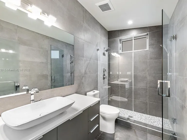 14305 Stirling Rd — Photo 36
