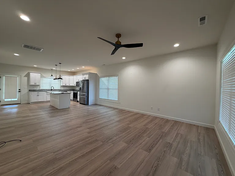 1624 Park Ave — Photo 3