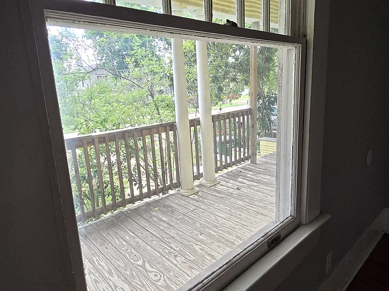 827 W Woodlawn Ave #2 — Photo 1