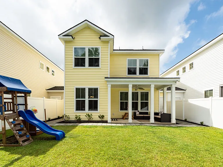 121 Hawthorne Landing Dr — Photo 23