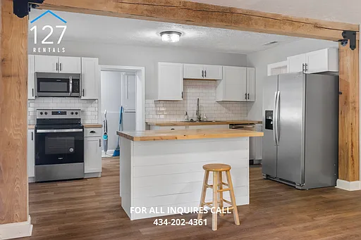 3232 Cary St — Photo 3