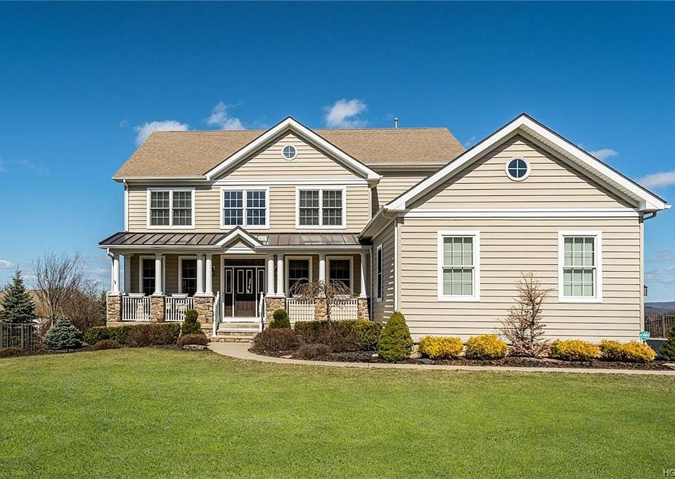 1st image of 10 Deangelis Dr