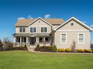 10 Deangelis Dr, Monroe, NY 10950