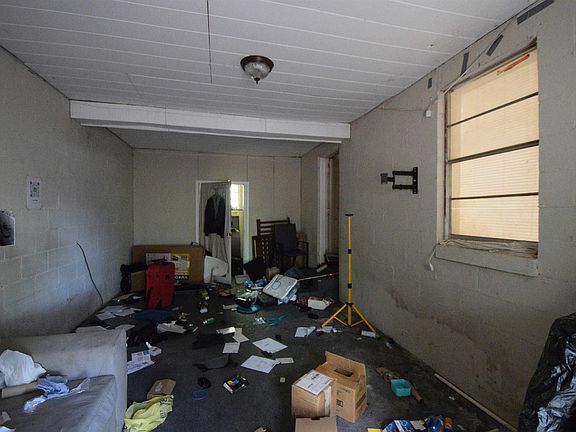 3rd image of 1207 Hampton Rd