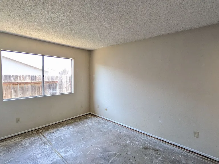 11425 Elbert Way — Photo 7