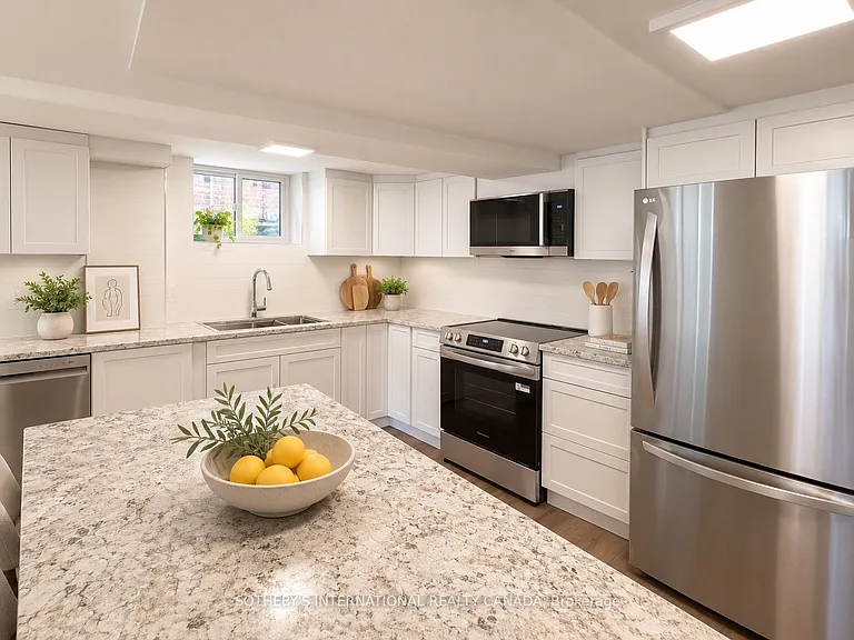 458A Oriole Pkwy #LOWER — Photo 8