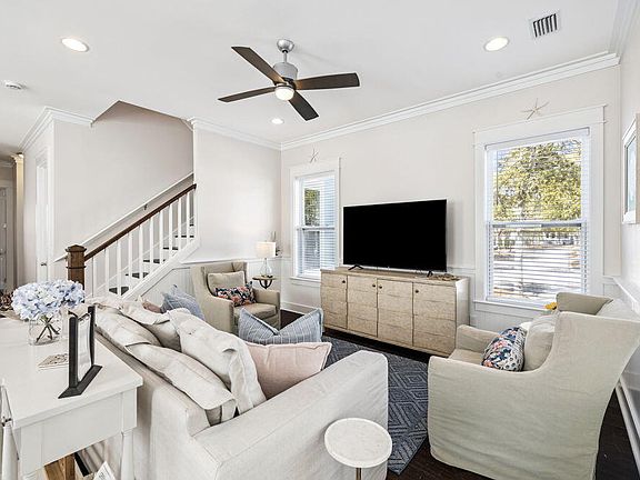 3rd image of 43 Greenway Park Ave