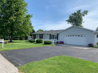 1011 Birch St, Cleveland, WI 53015