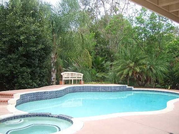 2nd image of 261 Clarence Ln