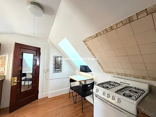 124 Forest St #3 Photo 1