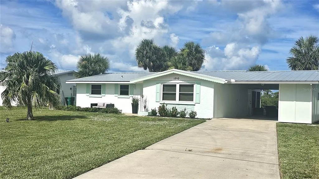 2 bed, 2.0 bath, 1063 sqft, $3,300 — Photo 1