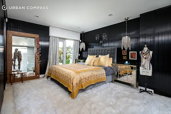 Sold by Compass | media 9