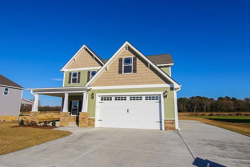 3 bed, 2.5 bath, 2140 sqft, $2,200 — Photo 2