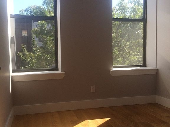 4th image of 679 Halsey St #2B