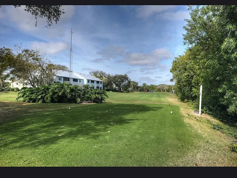9600 Riverside Dr — Photo 43