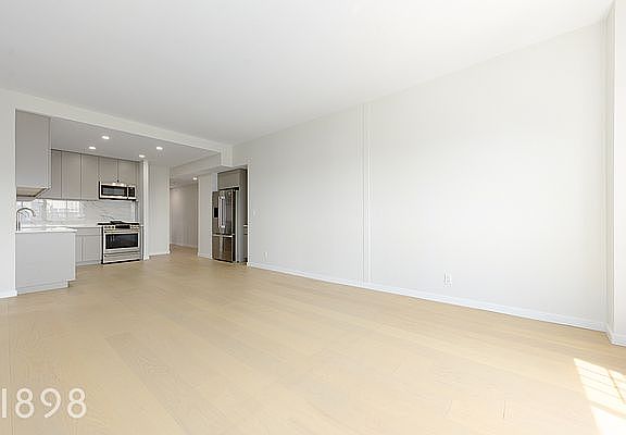 3rd image of 175 W 87th St APT 27C