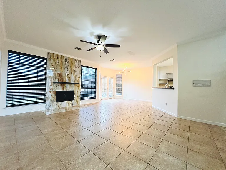 1042 Fireside Dr — Photo 8