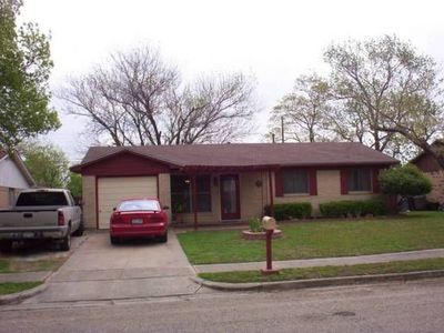 503 Cherokee St, Elm Mott, TX, 76640