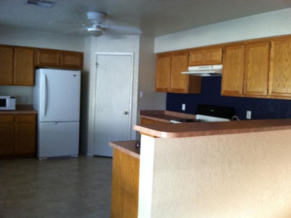 5th image of 4143 S Jasmine Ave