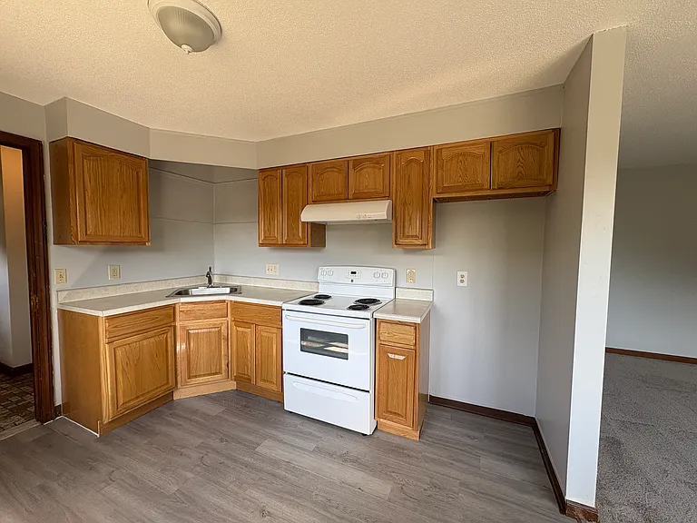 26 Judith Ln #8 — Photo 4