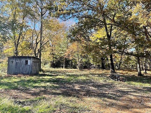 Beautiful level acreage