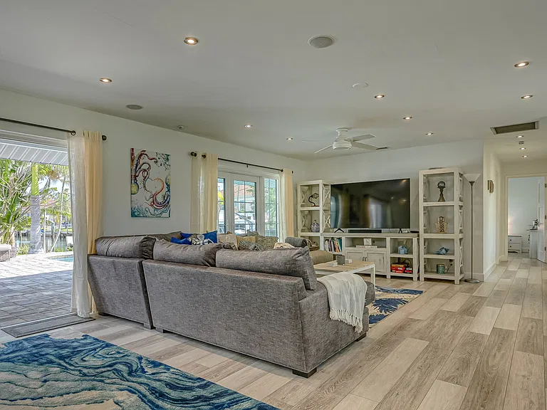 500 Schooner Ln — Photo 4