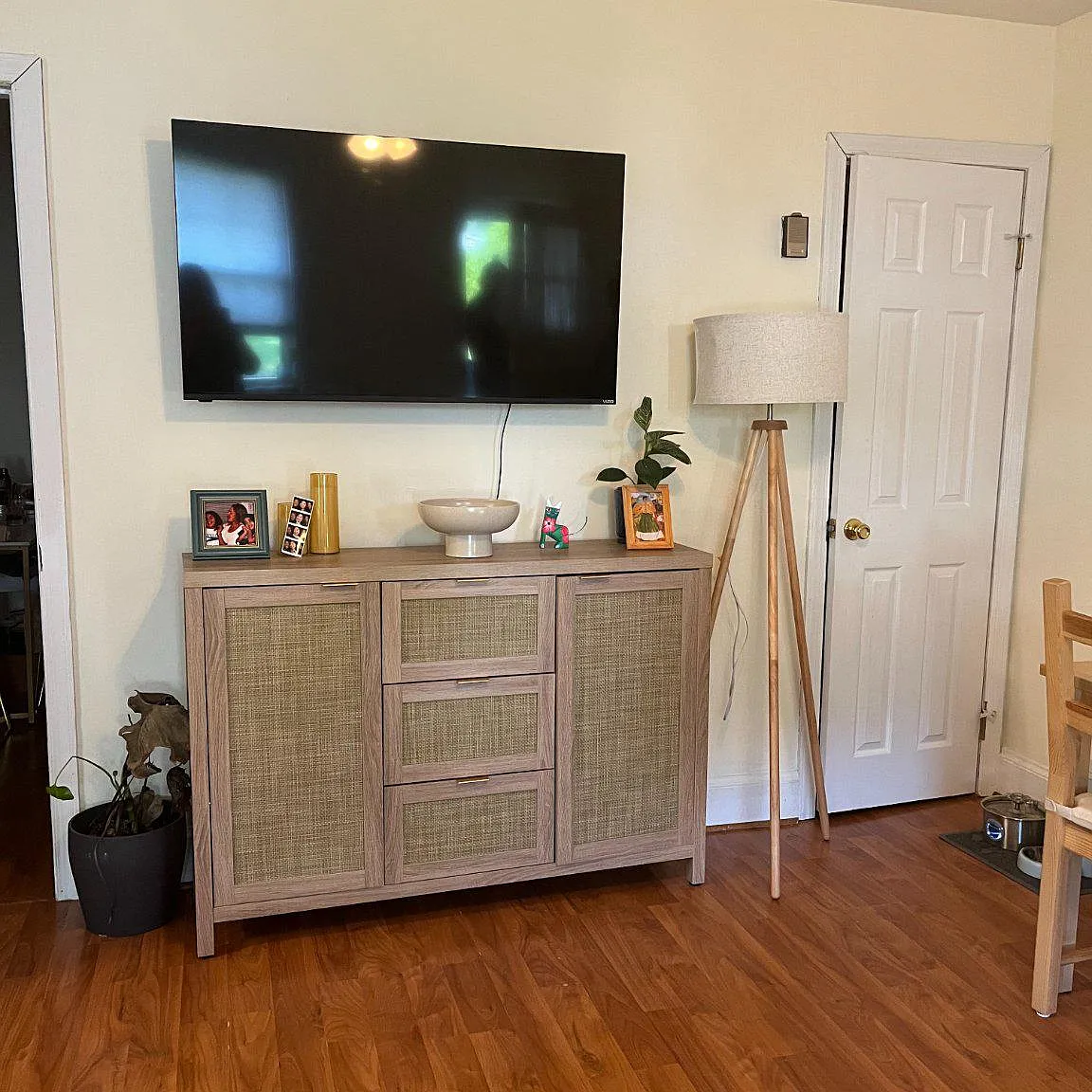 1 bed, 1.0 bath, 1001 sqft, $1,200 — Photo 3