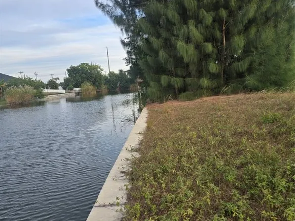125 SW 28th Ter, Cape Coral, FL 33914
