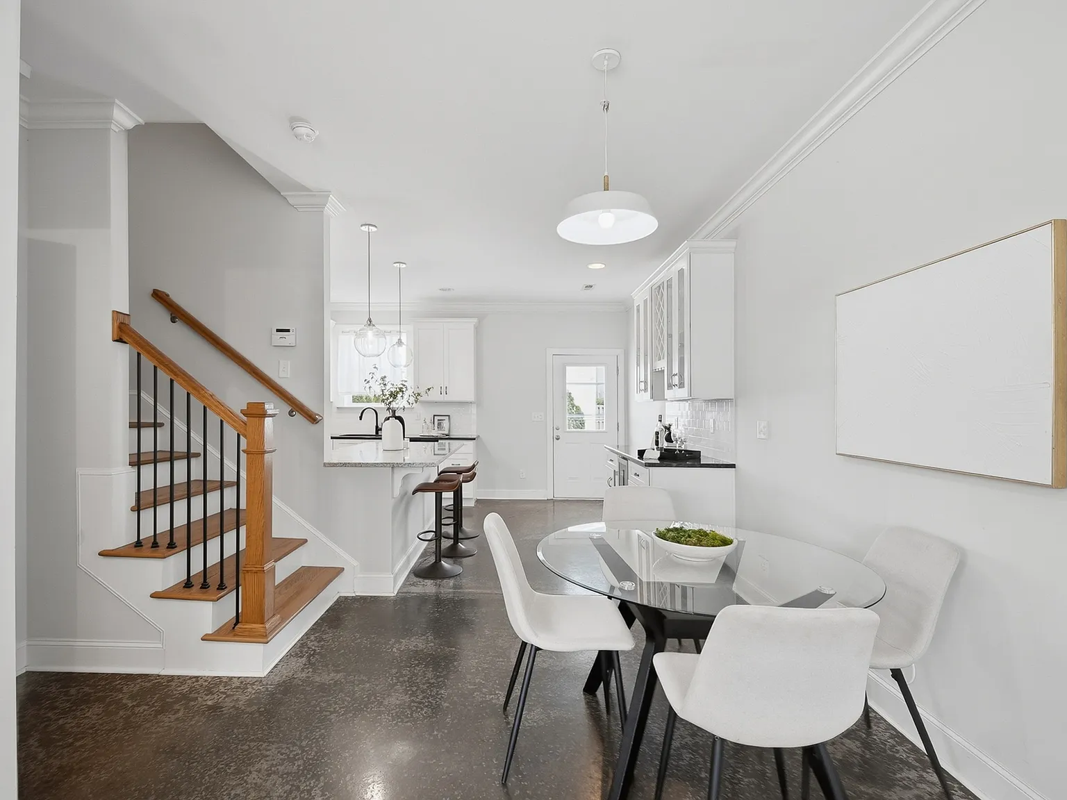 3 bed, 3.5 bath, 1908 sqft, $2,675 — Photo 3