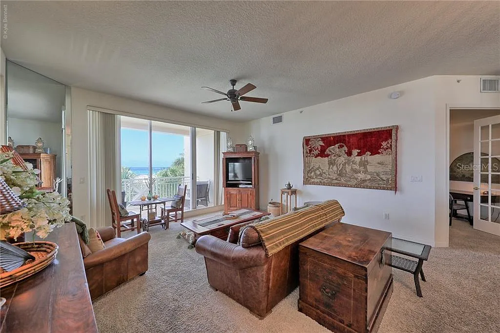3 bed, 2.5 bath, 2015 sqft, $8,500 — Photo 4