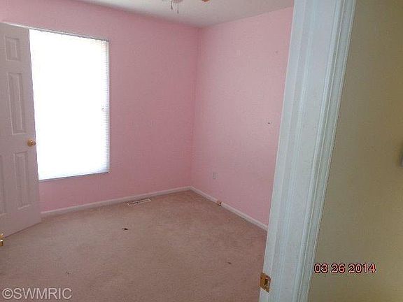 5th image of 72 Arbor St