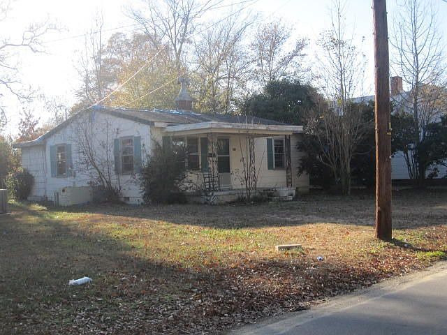 2nd image of 310 Dundee St