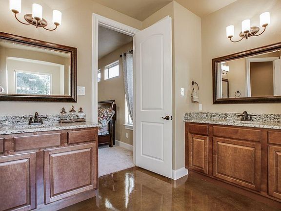 Master Bath - 2 vanity stations