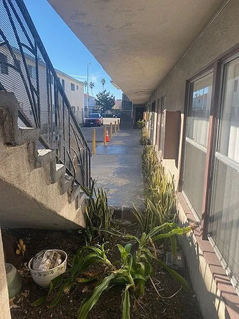 6326 Crenshaw Blvd. — Photo 3
