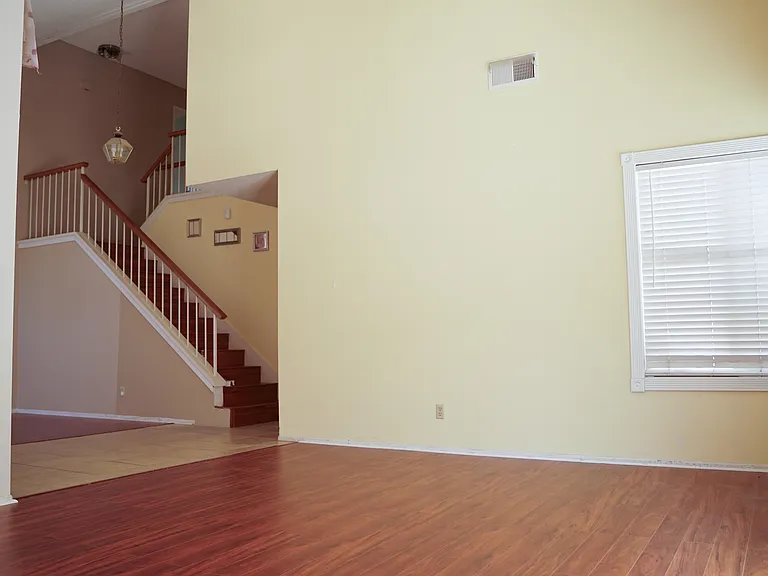 10305 Parkdale Ave — Photo 4