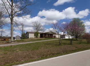 3821 Amos Ridge Rd, Frenchburg, KY 40322