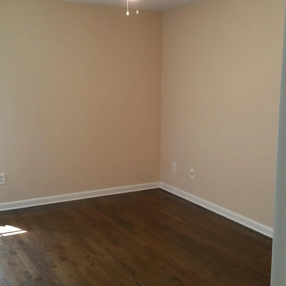 3 bed, 1300 sqft, $1,690 — Photo 2