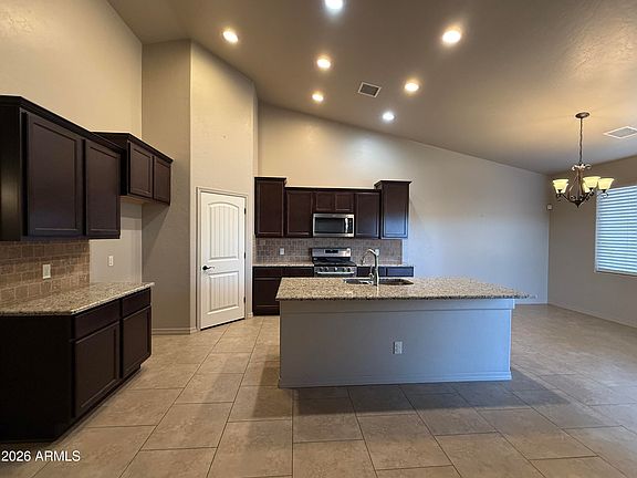 5th image of 210 DESERT TRAIL Drive