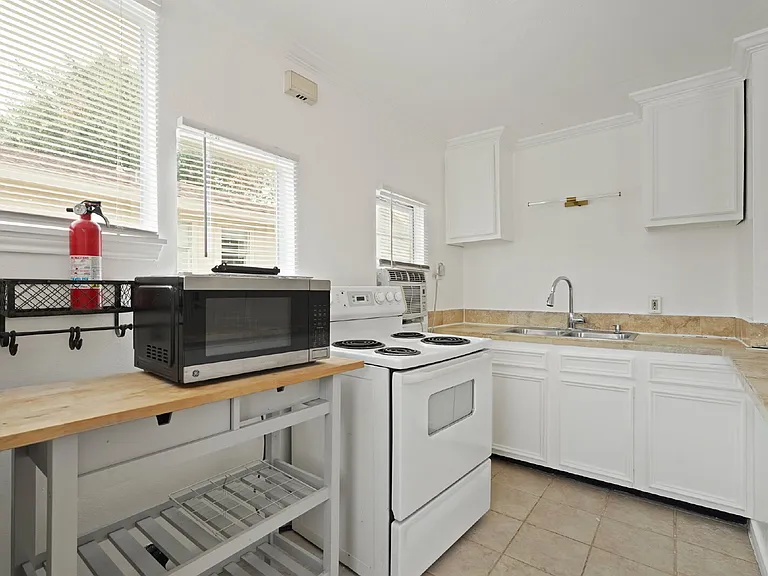 3409 Mandell St #1 — Photo 4