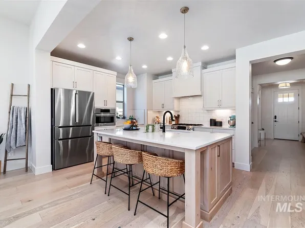 11400 W Helenium Dr, Star, ID 83669