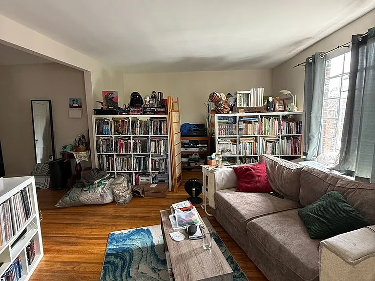 97 Strathmore Rd #10 — Photo 2