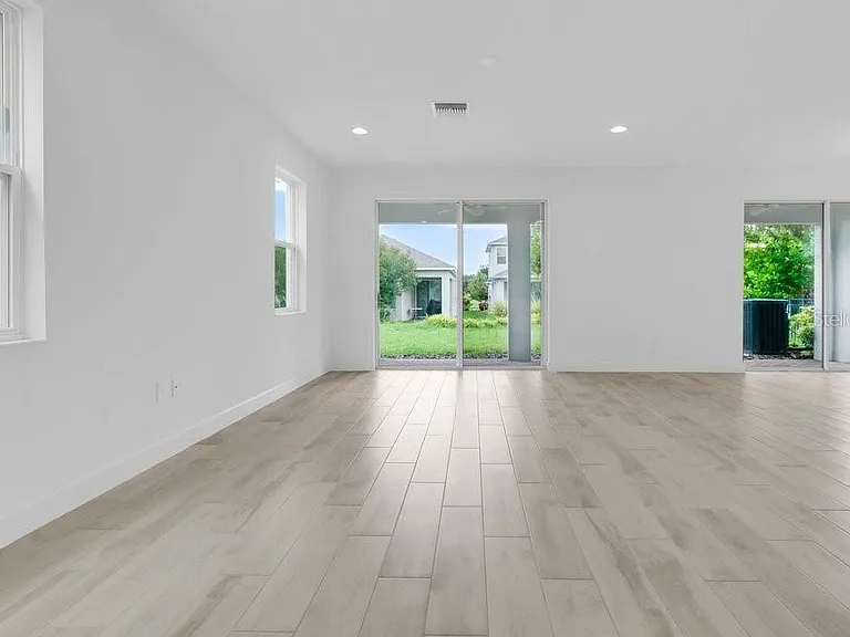 6214 Sea Amber Ln — Photo 4