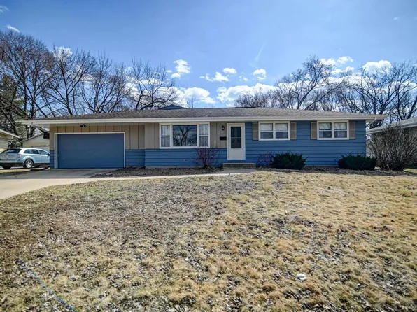 415 Hemphill Avenue, Edgerton, WI 53534